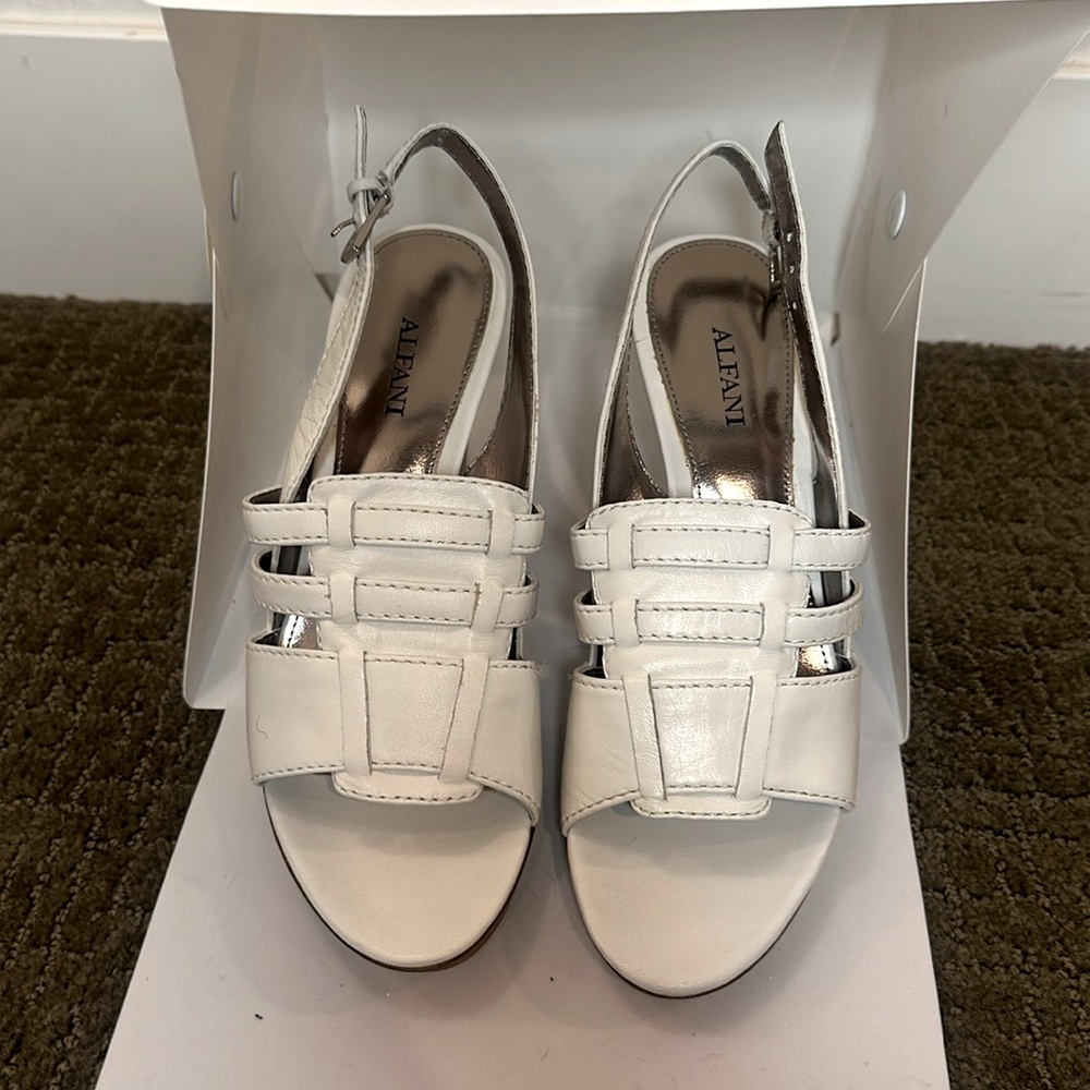 Never Worn - White Leather Slingbag by Alfani - size 6.5